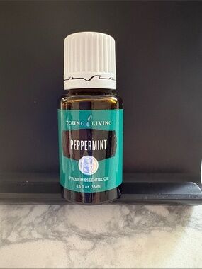 Young Living Peppermint Essential Oil - Teal Label, White Cap